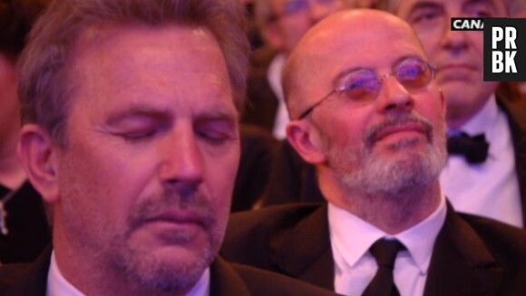 Kevin Costner a gardé les yeux fermés pendant plusieurs minutes