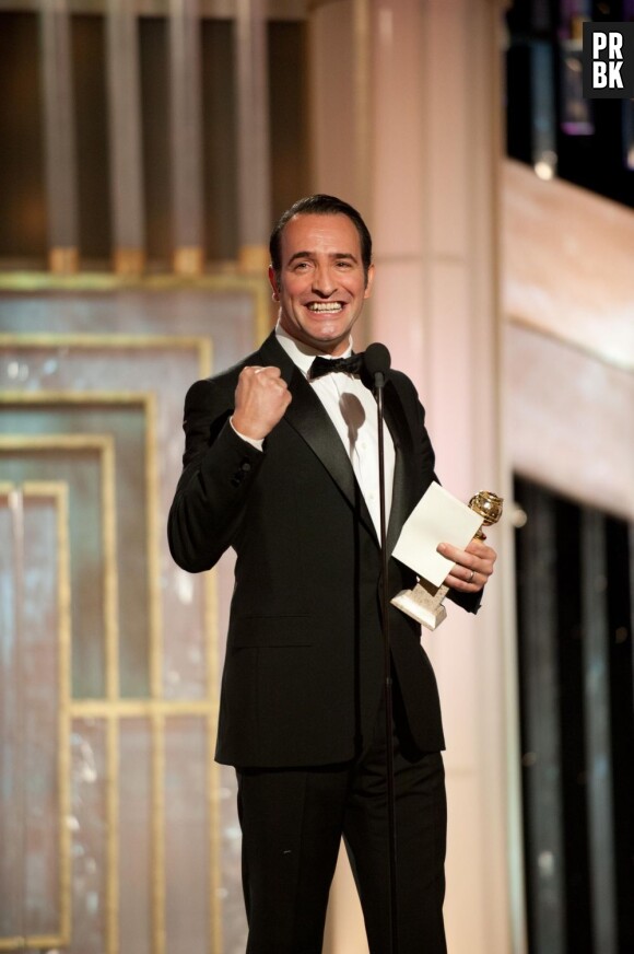 Jean Dujardin a remis l'Oscar de la meilleure actrice à Jennifer Lawrence