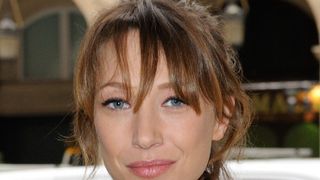 Laura Smet imite papa Johnny et devient chanteuse