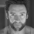 Hugh Jackman prend la pose pour Wolverine