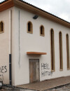 Des croix gammées recouvrent la mosquée de Saint-Etienne