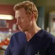 Owen va se rapprocher d'un jeune patient dans Grey's Anatomy