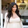 Kim Kardashian a encore 4 mois de grossesse