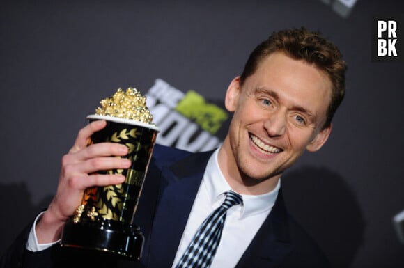 Tom Hiddleston reçoit le prix de meilleur méchant aux MTV Movie Awards 2013