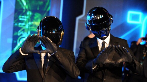 David Guetta, Daft Punk... : les artistes français les plus suivis sur Twitter et Facebook