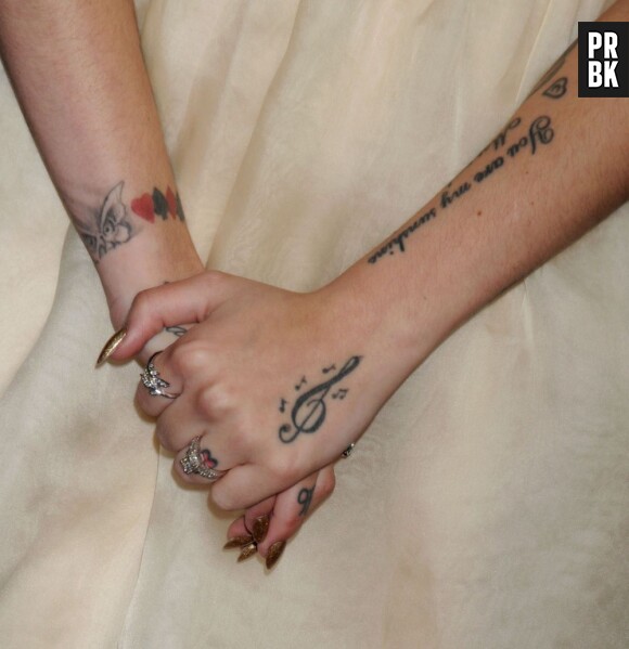 Cher Lloyd a exhibé ses tatouages aux Radio Disney Music Awards