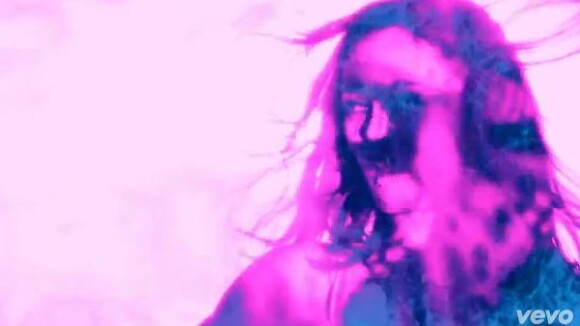 Vanessa Paradis : Love Song, le clip sensuel et psychédélique