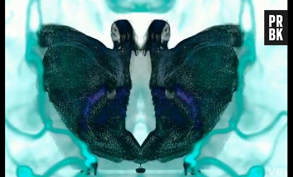 Vanessa Paradis dans son clip psychédélique de Love Song.