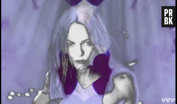 Vanessa Paradis dans son clip psychédélique de Love Song.