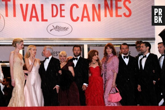 L'équipe de Gatsby le Magnifique en haut des marches du palais des festivals de Cannes