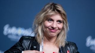 Amandine Bourgeois : clip nue, Nouvelle Star, tournée annulée... un parcours en dents de scie