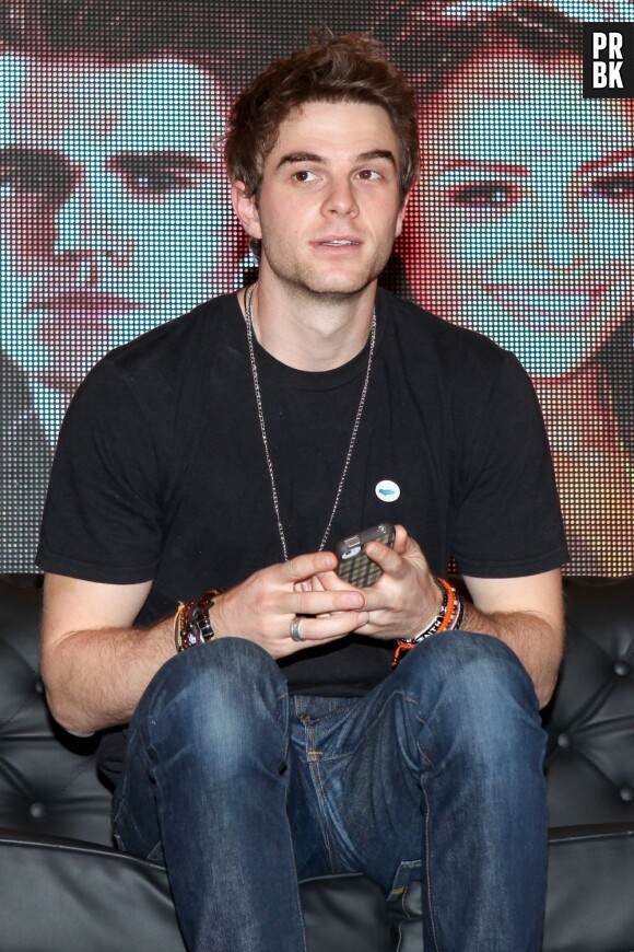 Nathaniel Buzolic est venu à la rencontre des fans français de The Vampire Diaries, dimanche 19 mai 2013