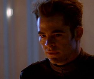 John Harrison livre un message pirate contre Kirk dans Star Trek Into Darkness