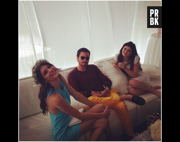 Scott Disick, Kendall et Kylie Jenner pendant la baby shower de Kim Kardashian
