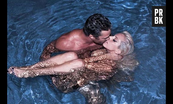 Lady Gaga et Taylor Kinney se dévoilent à moitié nus sur la toile