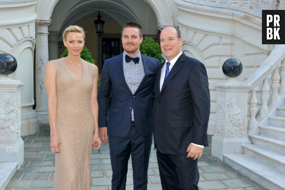 Stephen Amell, le Prince Albert et Charlene Wittstock lors du Festival de télévision de Monte Carlo 2013