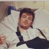 Grant Gustin blessé après un accident de vélo