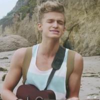 Cody Simpson : Summertime of Our Lives, le clip amoureux qui sent bon l&#039;été