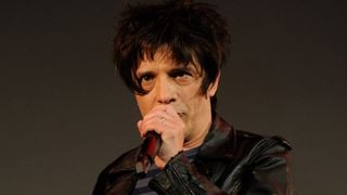 Indochine : le groupe de Nicola Sirkis a donné un concert gratuit (et surprise) en pleine rue
