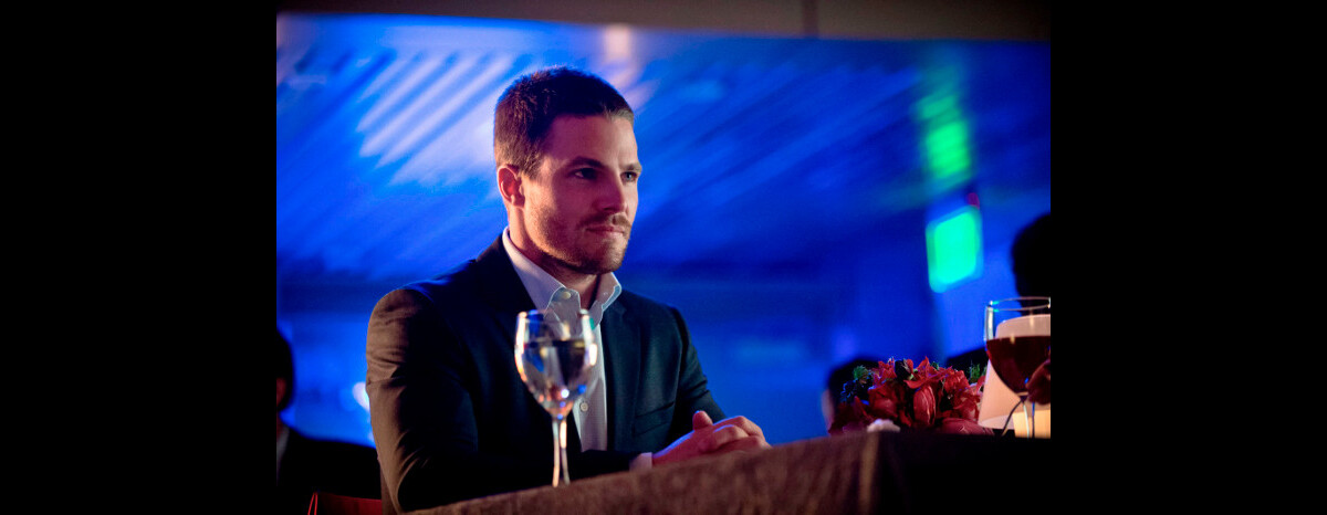 Photo : Arrow saison 2 : un Oliver plus ouvert en approche ? - PureBreak