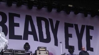 Liam Gallagher et les Beady Eye à Glastonbury 2013 : "Etre en tête d'affiche, c'est pénible"