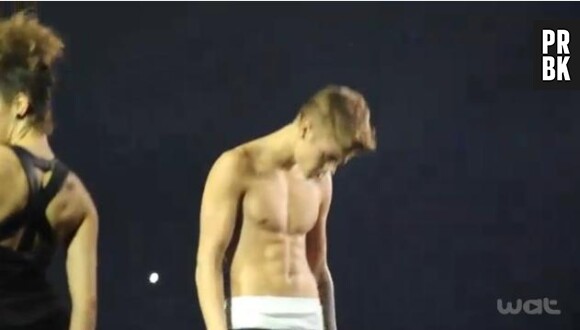 Justin Bieber perd son pantalon en plein concert à Los Angeles