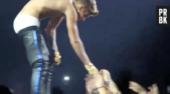 Justin Bieber perd son pantalon en plein concert à Los Angeles