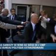 Un admirateur s'est jeté sur Nicolas Sarkozy lors de son arrivée au siège de l'UMP