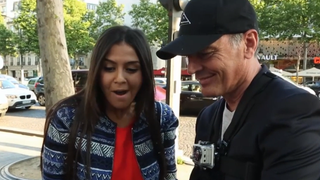 Laurent Baffie fait le trottoir dans des vidéos délirantes