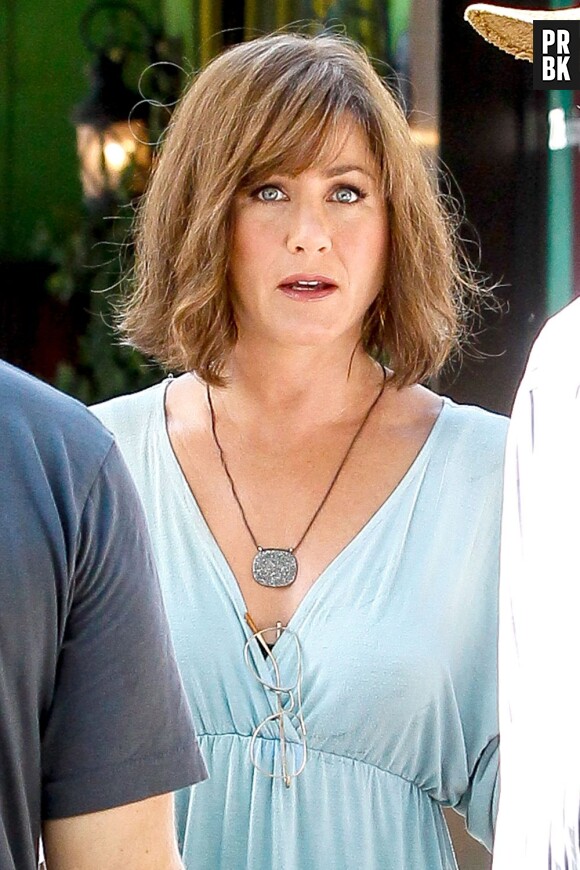 Jennifer Aniston : pas convaincue de sa perruque ?