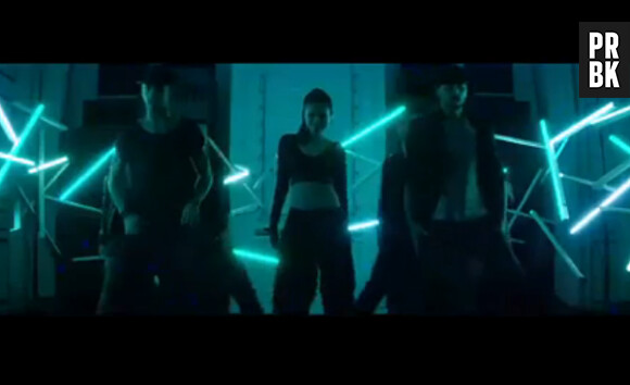 Selena Gomez : des chorégraphies sexy dans le clip de Slow Down