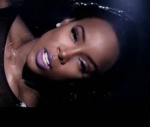 Kelly Rowland dans son nouveau clip "Dirty Laundry".
