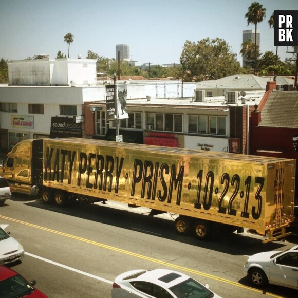 Katy Perry : Prism annoncé sur un camion doré