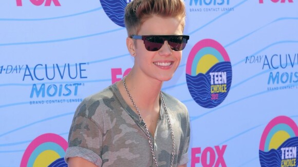 Justin Bieber : TMZ accusé d'avoir bidonné les photos de son crachat