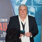 Fort Boyard - Castaldi réplique : "À force de taper dessus, La Boule a la tête qui résonne comme son gong"
