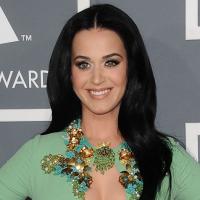 Katy Perry : "je pète devant Robert Pattinson"