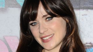 Zooey Deschanel (New Girl) se défend contre les haters : "Je suis une personne intelligente"