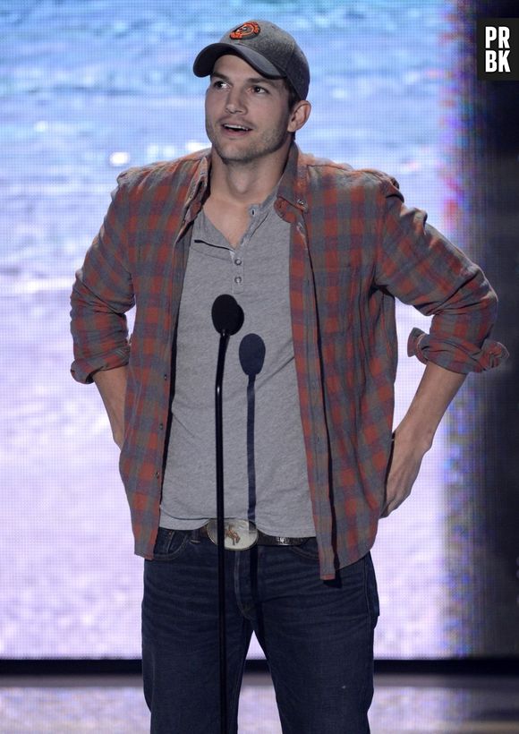 Ashton Kutcher aux Teen Choice Awards 2013