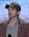Ashton Kutcher aux Teen Choice Awards 2013