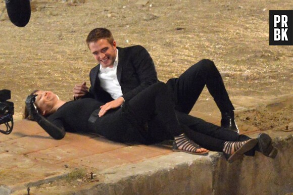 Robert Pattinson : dur journée de tournage avec Mia Wasikowska le 21 août 2013