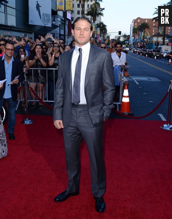 Charlie Hunnam à l'avant-première de la saison 6 de Sons of Anarchy le 7 septembre 2013