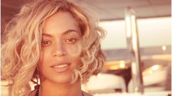 Beyoncé sans maquillage et sans brushing sur Instagram