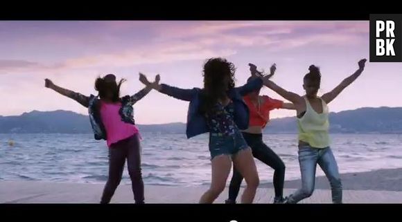 Les Anges 5 : Maude dans son nouveau clip Love Not Money.