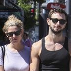 Ashley Greene en couple avec le meilleur ami de Liam Hemsworth