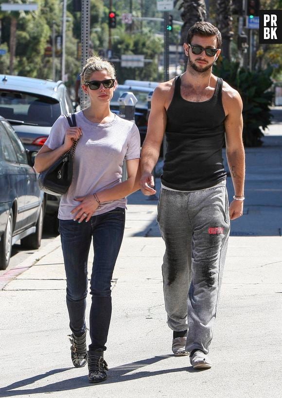 Ashley Greene en compagnie de Paul Khoury, son nouveau petit ami, le 29 septembre 2013 à Los Angeles