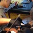 Rihanna : son nouveau tatouage Maori sur la main réalisé dans la douleur, en octobre 2013
