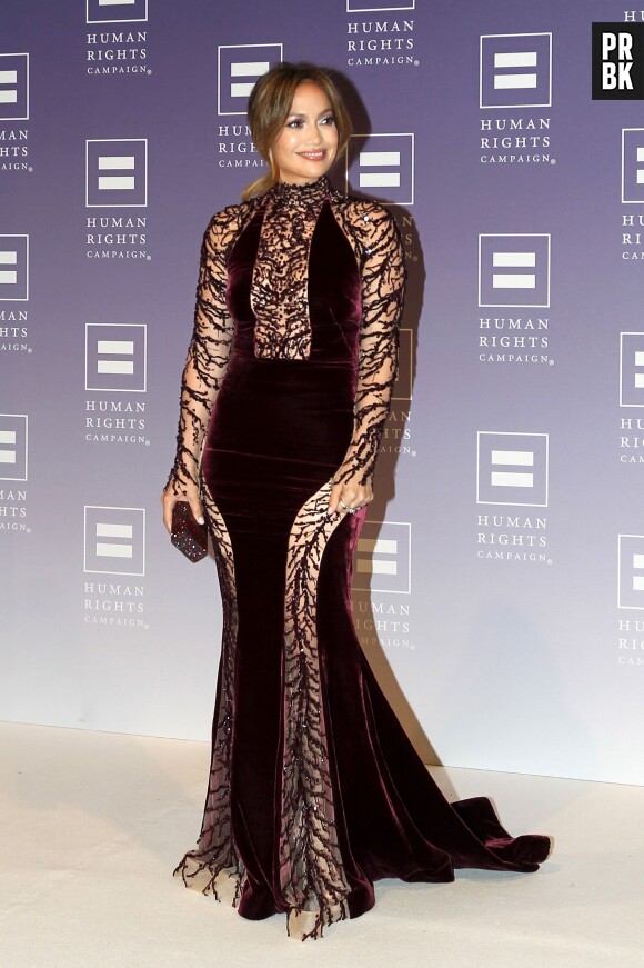 Jennifer Lopez en velours dans le top/flop fashion de la semaine, le 5 octobre 2013 à Washington