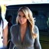 Kim Kardashian en robe grise dans le top/flop fashion de la semaine, le 12 octobre à Los Angeles