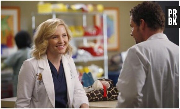 Grey's Anatomy saison 10, épisode 6 : Arizona tout sourire face à Alex