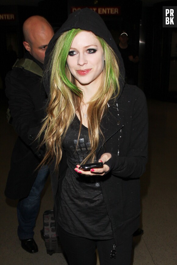 Avril Lavigne, un mauvais exemple avec ses cheveux ?